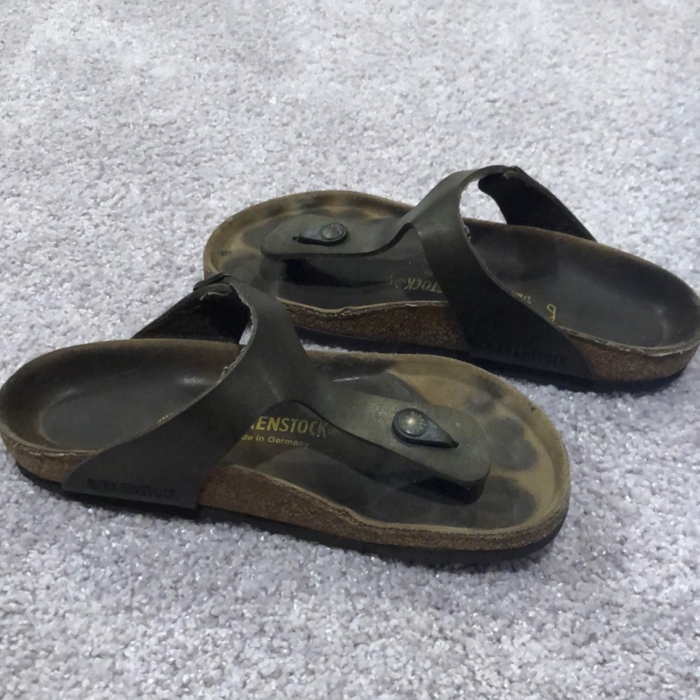 Brown Birkenstock’s Cute!